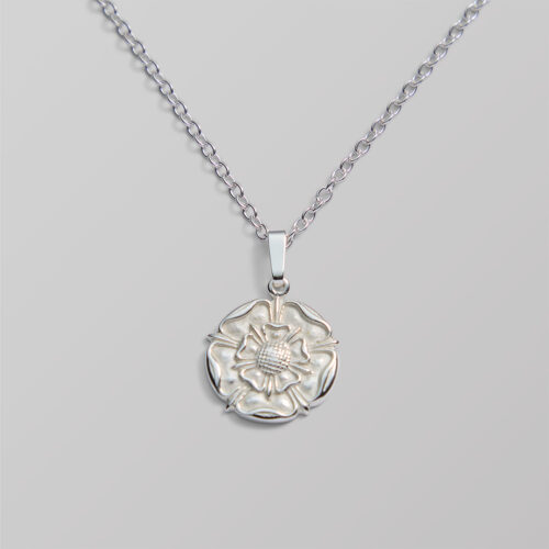 SS-J-P-YORO Yorkshire Rose Necklace (use)